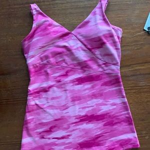 Underarmour Studio tank - size small